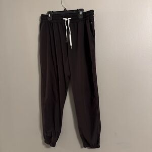 Vuori Womens Black L Jogger Pants Weekender Jogging Athleisure Activewear Cozy